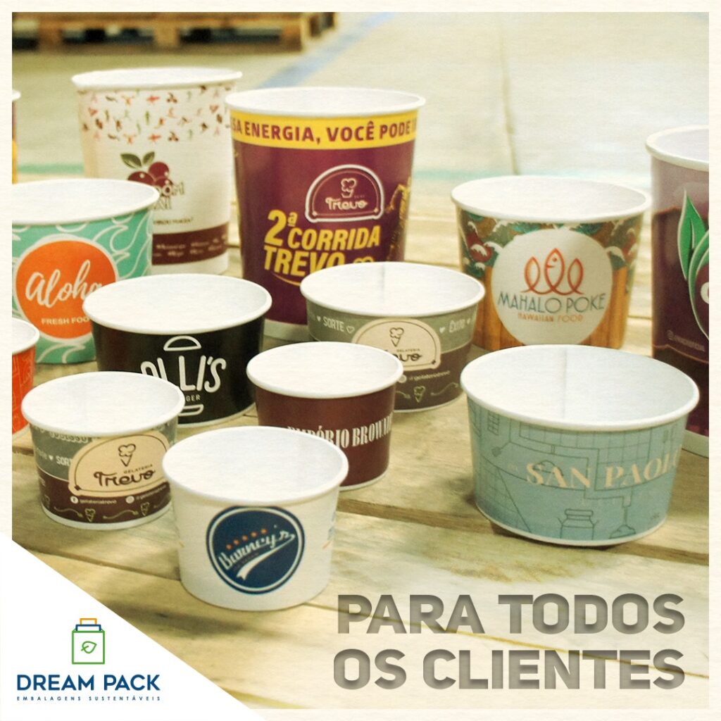 Doze potes de papel com artes de clientes diferentes